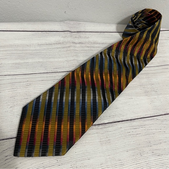 Roundtree & Yorke 100% Silk Tie Gold Multicolored Striped Mens Classic - Picture 8 of 8
